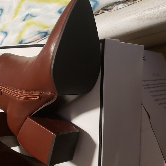 Ladies Allaswish Ankle Boots - Picture 4 of 9